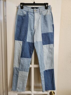 Hollister Ultra High Rise Patchwork Mom Jeans W26 L27 Size 3R Blue